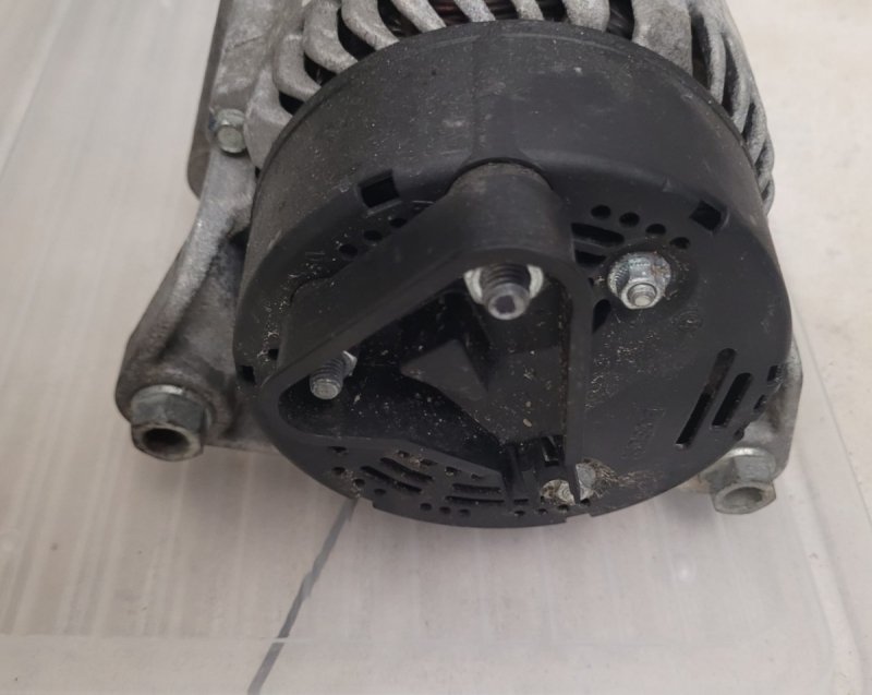 ALTERNATOR BOSCH BMW Z3 M44B19 1,9 ORYGINAŁ  IS 