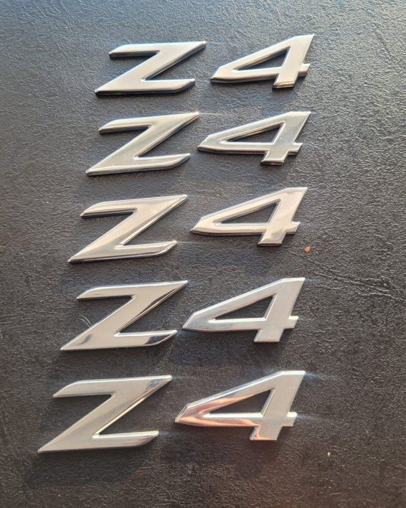EMBLEMAT NAPIS &quot; Z 4 &quot; BMW Z4 E85 E86 ORYGINAŁ NA KLAPĘ