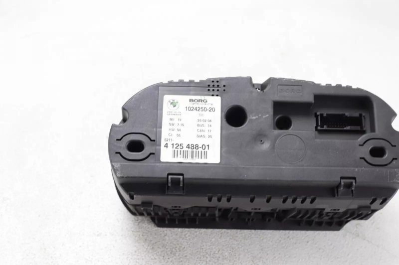 LICZNIK ZEGARY BMW Z4 E85 2,0 2,2 2,5 3,0 4125488  UK