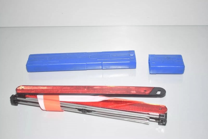 TRÓJKĄT OSTRZEGAWCZY + ETUI  BMW Z4 E85 E86 Z8 1095457