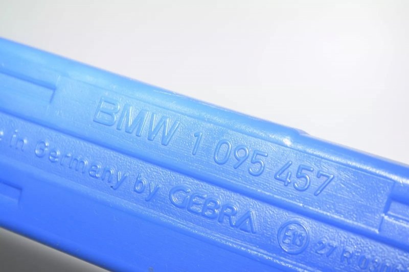 TRÓJKĄT OSTRZEGAWCZY + ETUI  BMW Z4 E85 E86 Z8 1095457