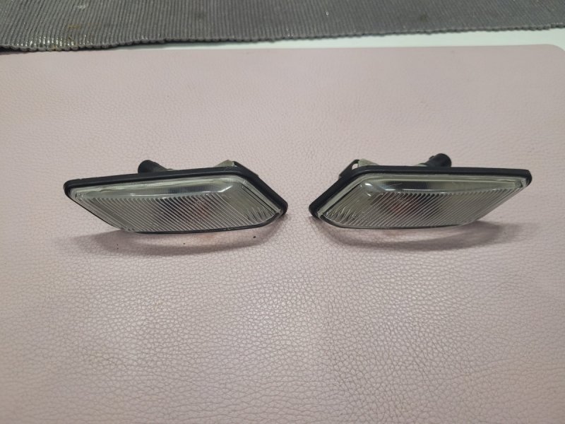 KIERUNKOWSKAZ LEWY + PRAWY BMW Z3 BIAŁY KIERUNEK KOMPLET