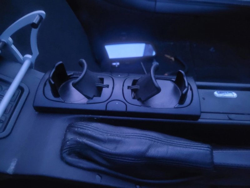 UCHWYT NA KUBKI OBROTOWY W TUNEL CUP HOLER BMW Z3 ORYGINAŁ 8398250
