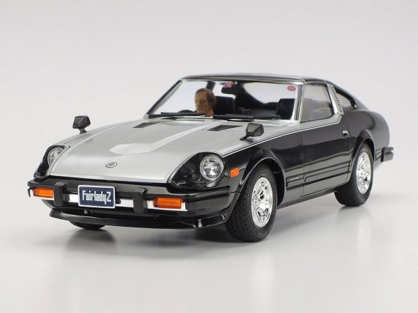 Tamiya 24015 1/24 Nissan Fairlady 280Z with T-Bar Roof