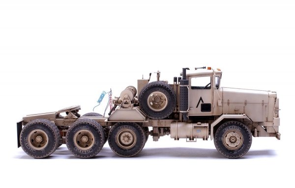 Meng SS-013 U.S. M911 C-HET (8x6) and M747 Heavy Equipment Semi-Trailer 1/35