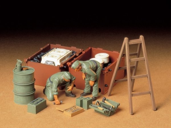 Tamiya 35180 Ger. Engine Maintenance Crew 1/35