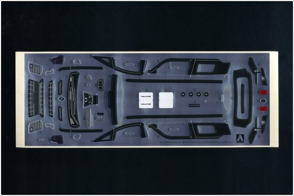 Aoshima 05632 1/32 SNAP KIT#04-C Toyota Vellfire (Burning Black Crystal Shine Glass Flake)