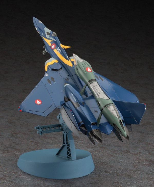 Hasegawa 65887 Macross Plus YF-21 w/ Fast Pack &amp; Fold Booster 1/72