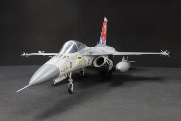 AFV Club AR48108 1/48 IDF F-CK-1C 1/48