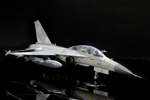 AFV Club AR48109 IDF F-CK-1D Ching-Kuo 2 seats 1/48