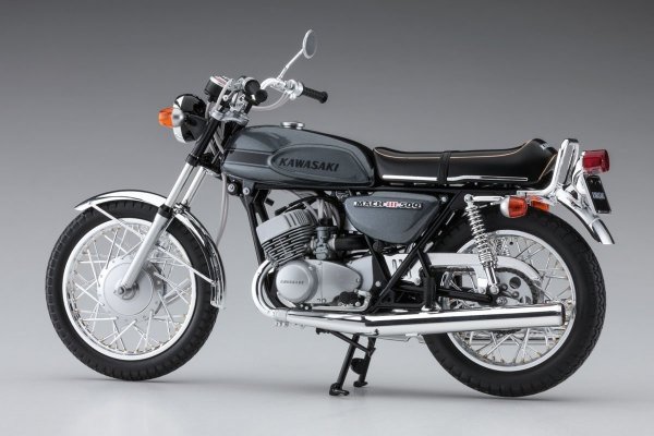 Hasegawa 21510-BK10 Kawasaki 500-SS/MACH III (H1) 1/12