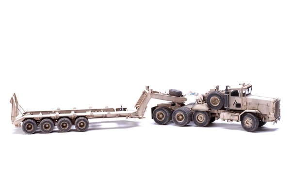 Meng SS-013 U.S. M911 C-HET (8x6) and M747 Heavy Equipment Semi-Trailer 1/35