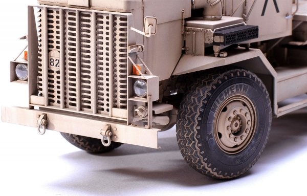 Meng SS-013 U.S. M911 C-HET (8x6) and M747 Heavy Equipment Semi-Trailer 1/35
