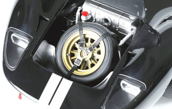 Meng RS-003 Ford GT40 Mk.II '66 Champion Pre-Colored Edition 1/12