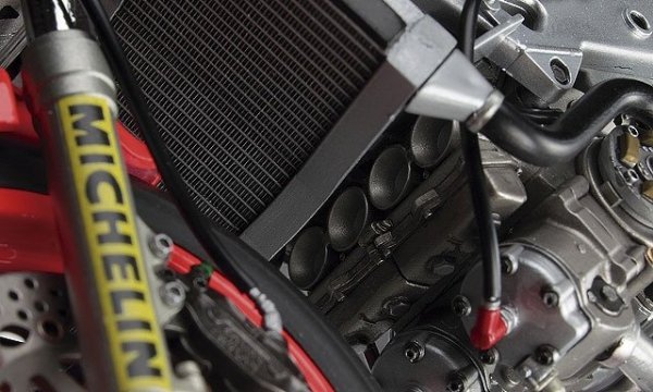 Hasegawa 21503-BK3 1/12 Yamaha YZR500 (0W98) 1/12
