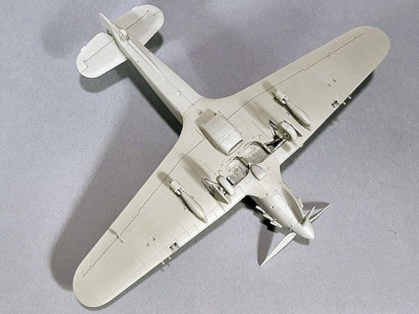 Arma Hobby 70042 Hurricane Mk II/C  Expert set 1/72