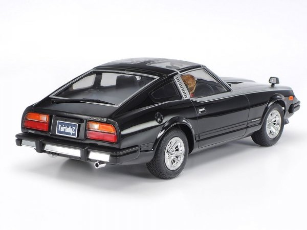 Tamiya 24015 1/24 Nissan Fairlady 280Z with T-Bar Roof