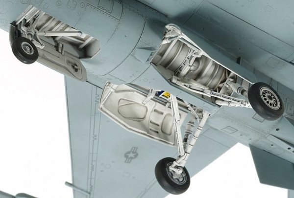 Tamiya 60786 1/72 F-16CJ Fighting Falcon