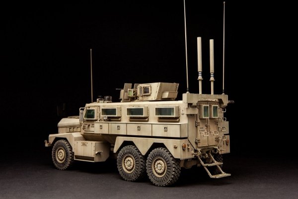 Meng SS-005 U.S. Cougar 6x6 MRAP Vehicle 1/35