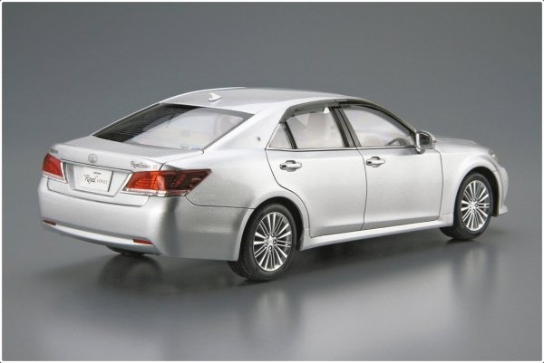 Aoshima 05952 1/24 MC#121 Toyota GRS210/AWS210 Crown Royalsaloon '15
