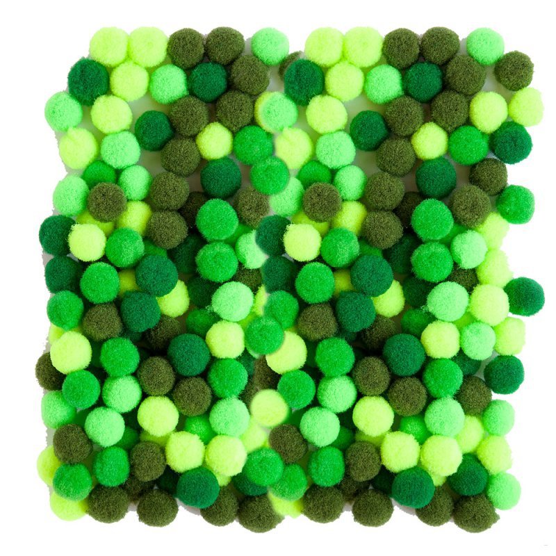 Pompony poliestrowe zielone 1cm mix 120 szt.