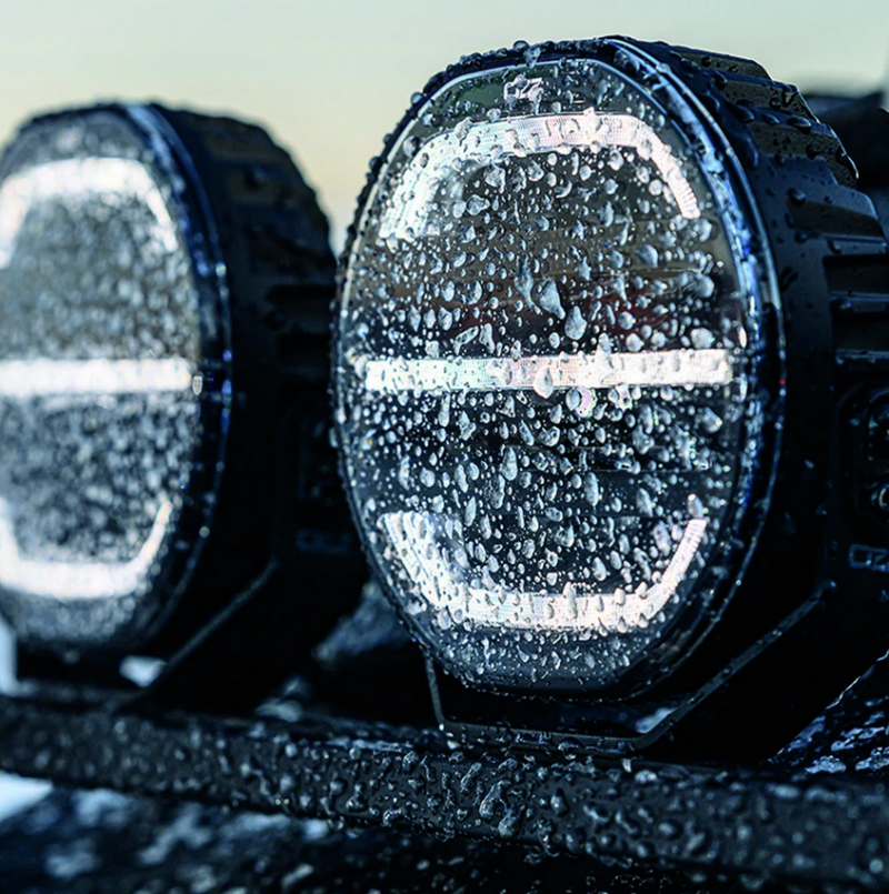 Reflektor drogowy LED OZZ XR2 P7″ czarny