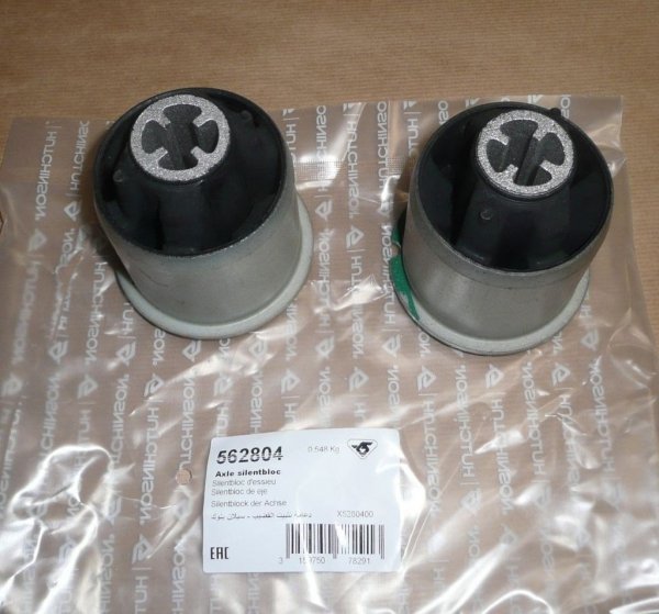 HUTCHINSON Lagerung Achskörper hinten links rechts unten für CLIO III MEGANE II , 562804 , 7701479190