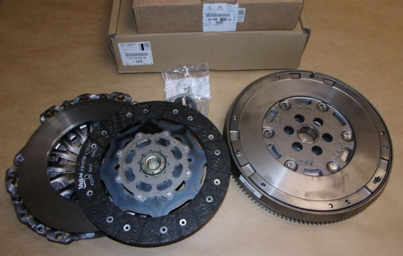 Original  Volant bimasse+embrayage Peugeot 308 II 1.2THP reconditionné ,  1675875680