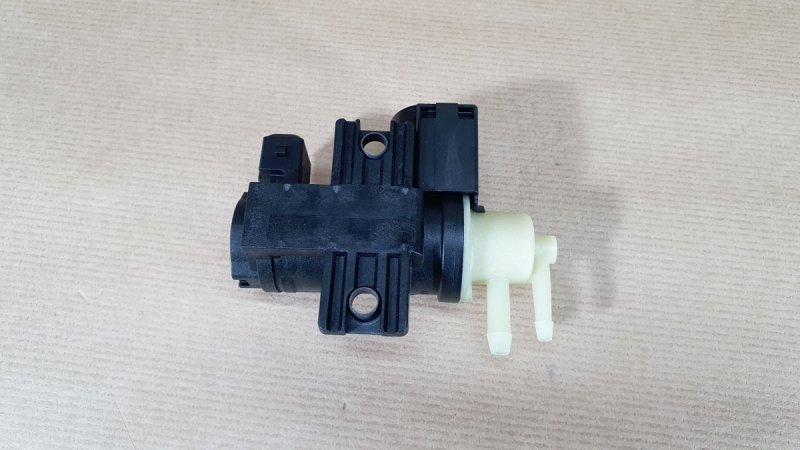Pièce d’origine  Électrovanne de turbo pour Fiat 500 0.9 2015|}, 55256638