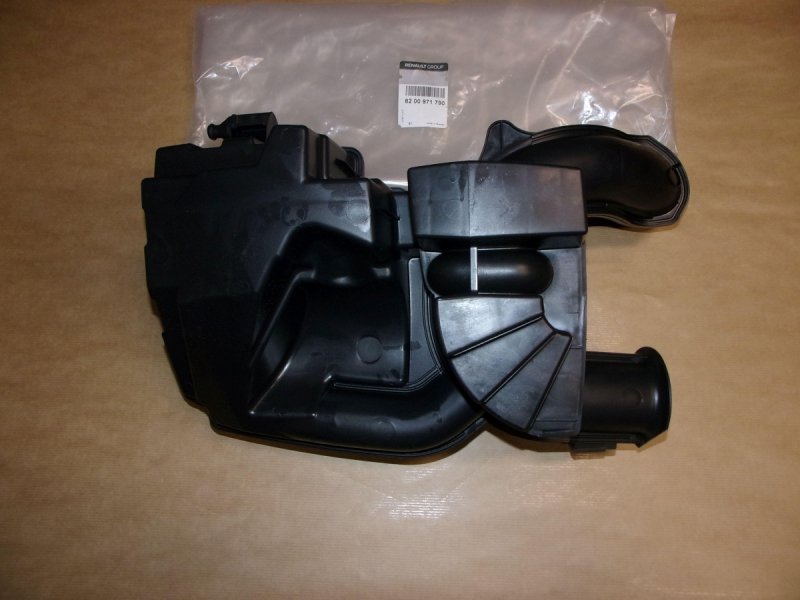  Résonateur d'air Renault Scénic III , 8200971790