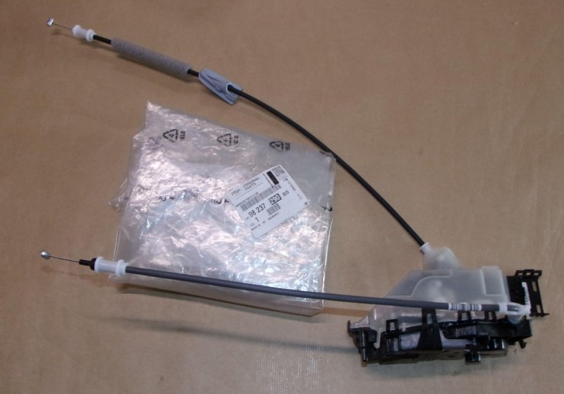 Original Serrure de porte Peugeot 3008 arrière droit, 9823729080