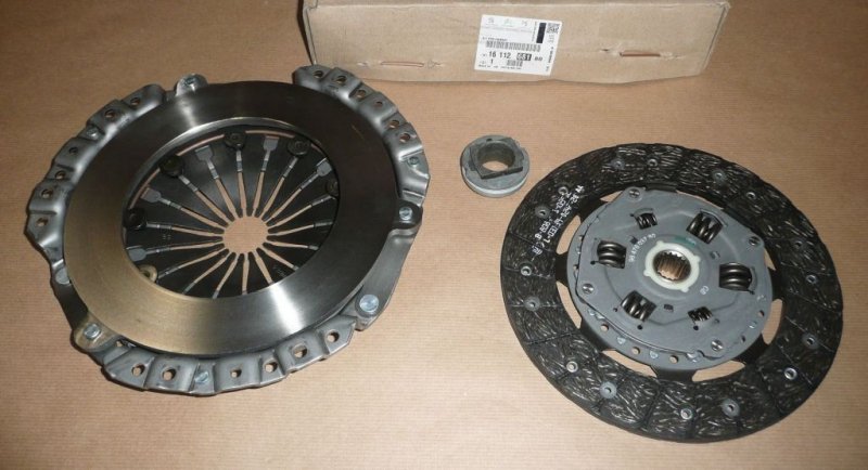 KIT D'EMBRAYAGE complet CITROEN JUMPY, PEUGEOT EXPERT 1.9D 69CH BE4R 98|} DIAM 220 ,  1611268180