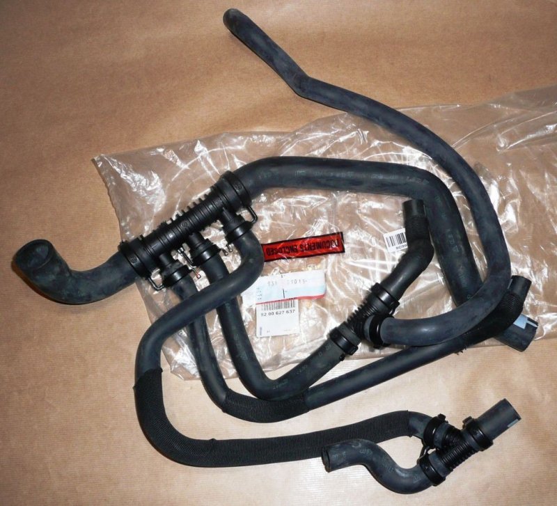 Original  Conduite de radiateur Renault Megane II 2.0 16V , 8200627637