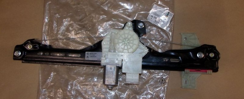 Lève-vitre électrique Citroën C4 Picasso II arrière gauche, 9826076580, 9826076580, 
