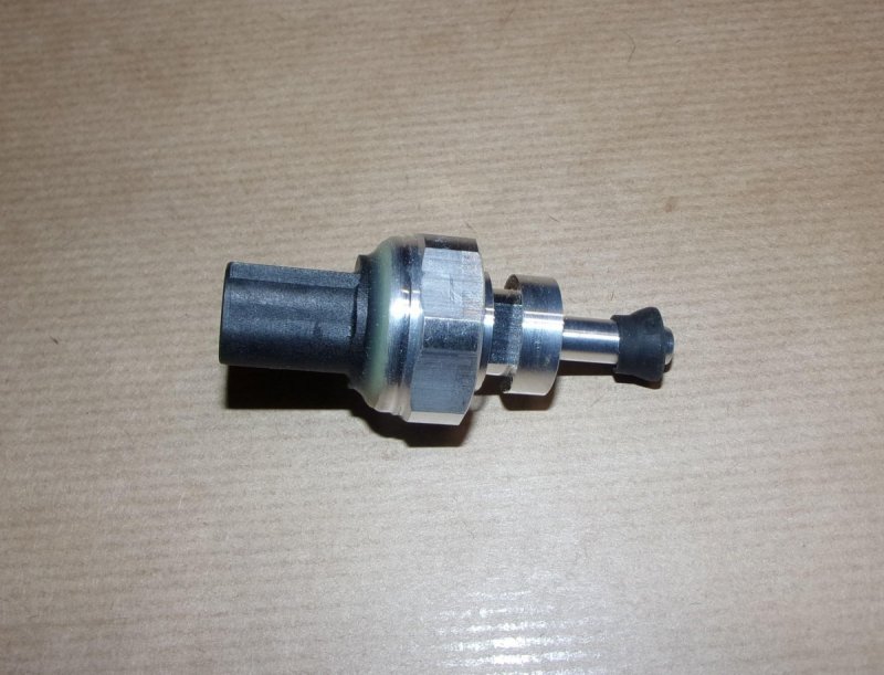 Original  Capteur de pression des gaz d'échappement Renault Laguna III 1.5DCI , 8200641554