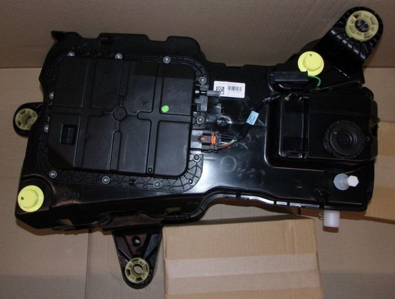 ORIGINAL PSA  Réservoir AdBlue BERLINGO PARTNER RIFTER , 9817601880, 1682619780