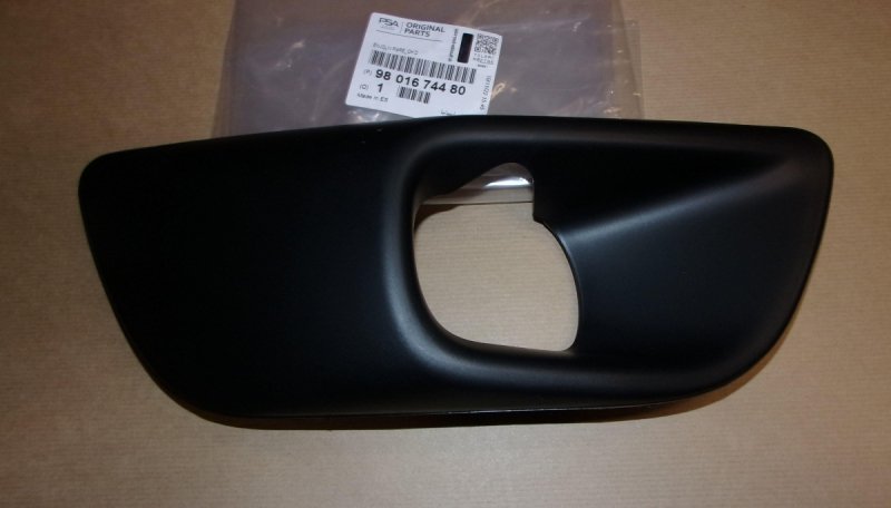 Cache de pare-chocs Citroën C4 Picasso II droit, 9801674480, 9801674480, 