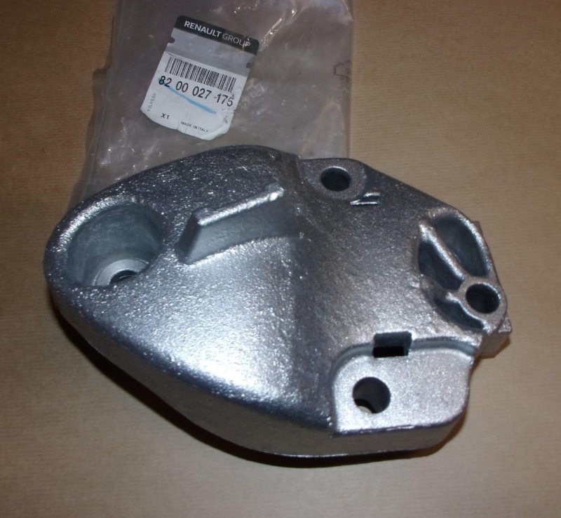 Original  Patte de fixation du moteur Renault Master II , 8200027175