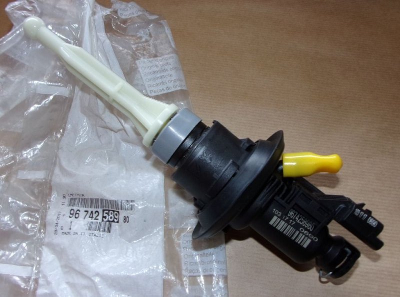 Pompe d'embrayage Citroën Berlingo II, 9674258980, 9674258980, 