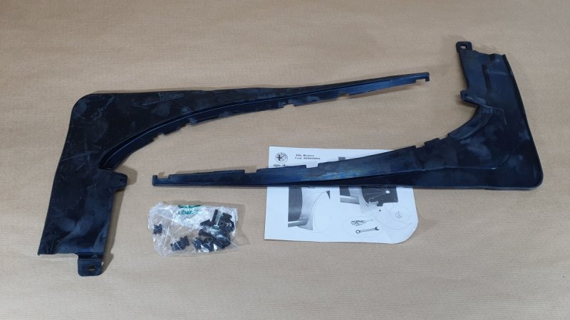 Pièce d’origine Bavettes avant pour Alfa Romeo 159, 50903092