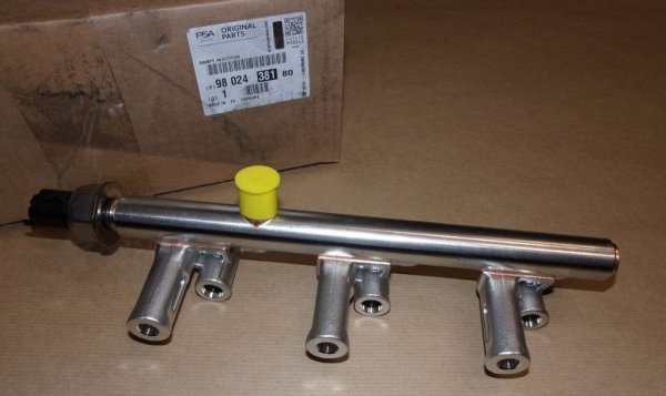 rampe d'injection originale incl.capteur Citroen C3 II Peugeot 208 1.2 12V eb2dt thp, 9802438180