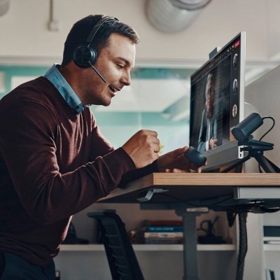 Zestaw słuchawkowy Bluetooth HP Poly Voyager Focus 2 with charge stand Headset USB-A 77Y86AA