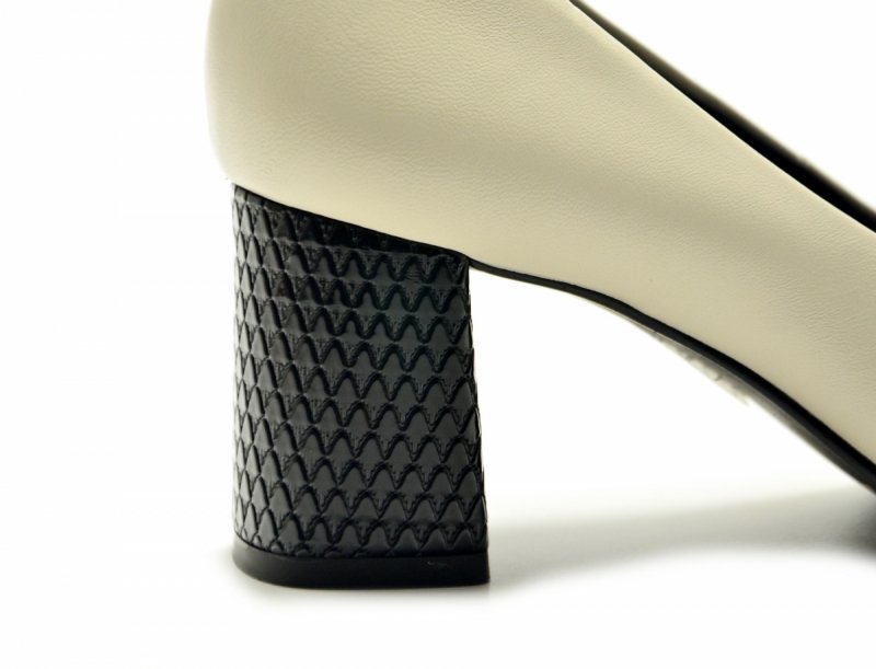 Czółenka 40 skóra złamana biel póbuty 11804 na obcasie CAPELLI ROSSI