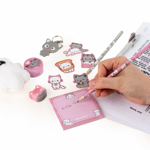 KOTEK PIÓRNIK SZKOLNY SASZETKA DLA DZIEWCZYNY Z WYPOSAŻENIEM Z KOTKIEM