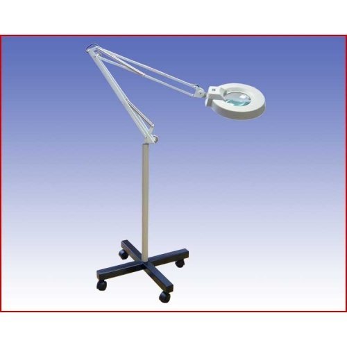 Lampa z Lupą na Statywie - Różne Rodzaje