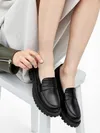Damskie Mokasyny LAURA BLACK – Minimalistyczna Elegancja z Masywną Podeszwą