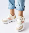 Beżowo-białe sneakersy ze złotym akcentem duffy