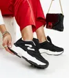 Czarne sneakersy na masywnej podeszwie Gergely