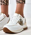 Białe sneakersy na platformie zdobione kamieniami Zerila