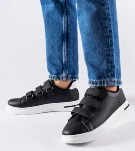 Czarne sneakersy zapinane na rzepy Paré - biała podeszwa